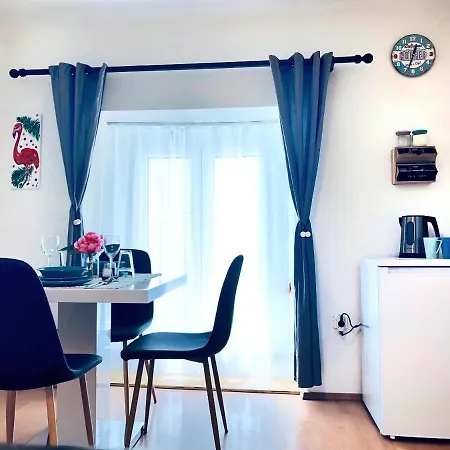 1br On The Beautiful Street In Center Apartment