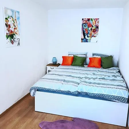 1br On The Beautiful Street In Center * לובליאנה