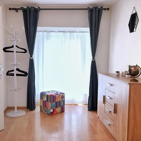 דירה 1br On The Beautiful Street In Center לובליאנה