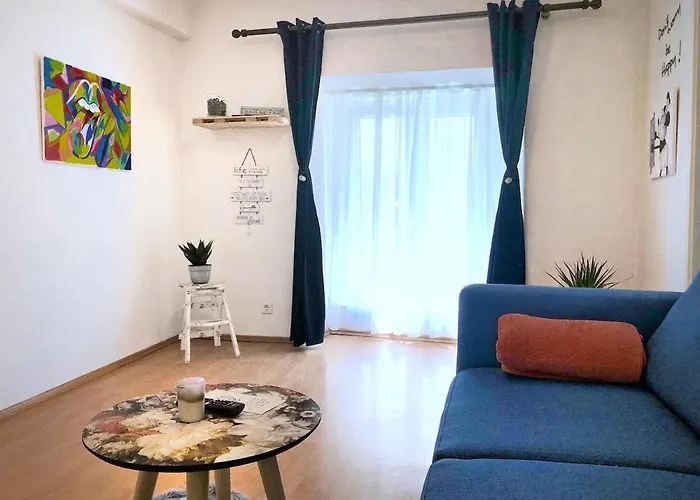 Apartma 1br On The Beautiful Street In Center *